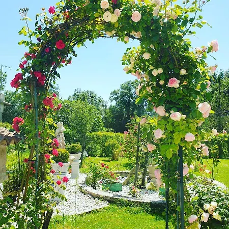 Апартаменты La Fontenelle Meuble T2 Sainte-Severe